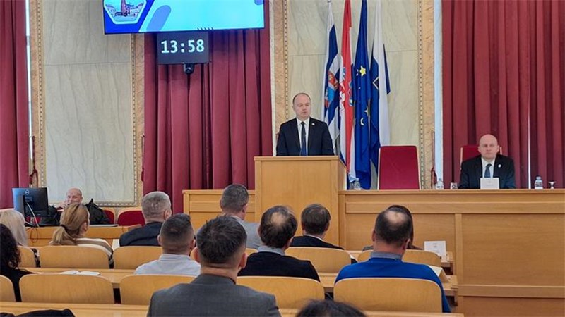 Šipić: Od 685 milijuna eura 70 posto će ići prema obitelji i djeci